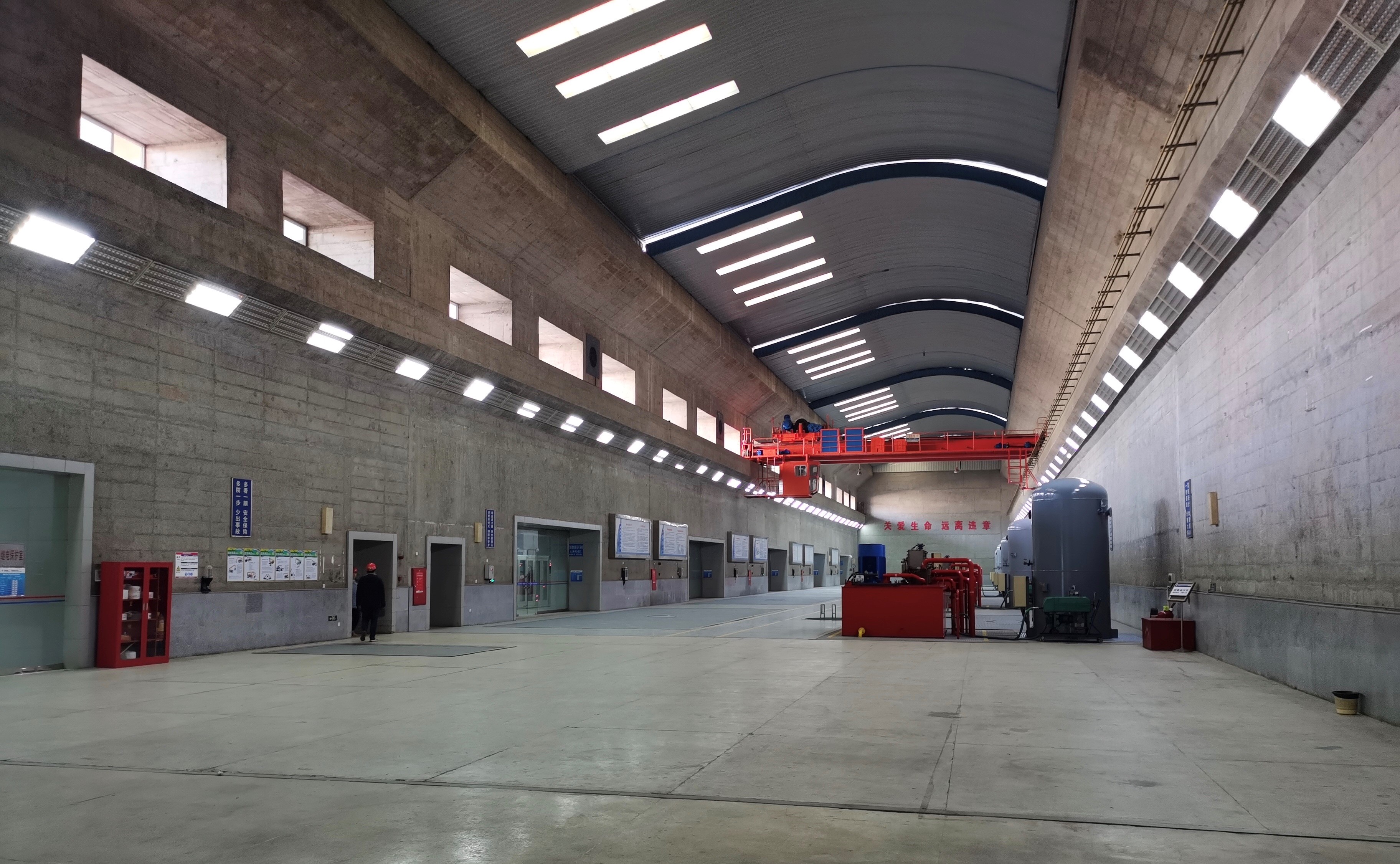 集团MILAN米兰体育·（中国）官方网站董事长谭建华一行赴分MILAN米兰体育·（中国）官方网站开展冬季安全生产专项督查