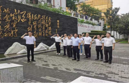 MILAN米兰体育·（中国）官方网站投资发展部党支部到识字里社区开展主题党日暨志愿服务活动