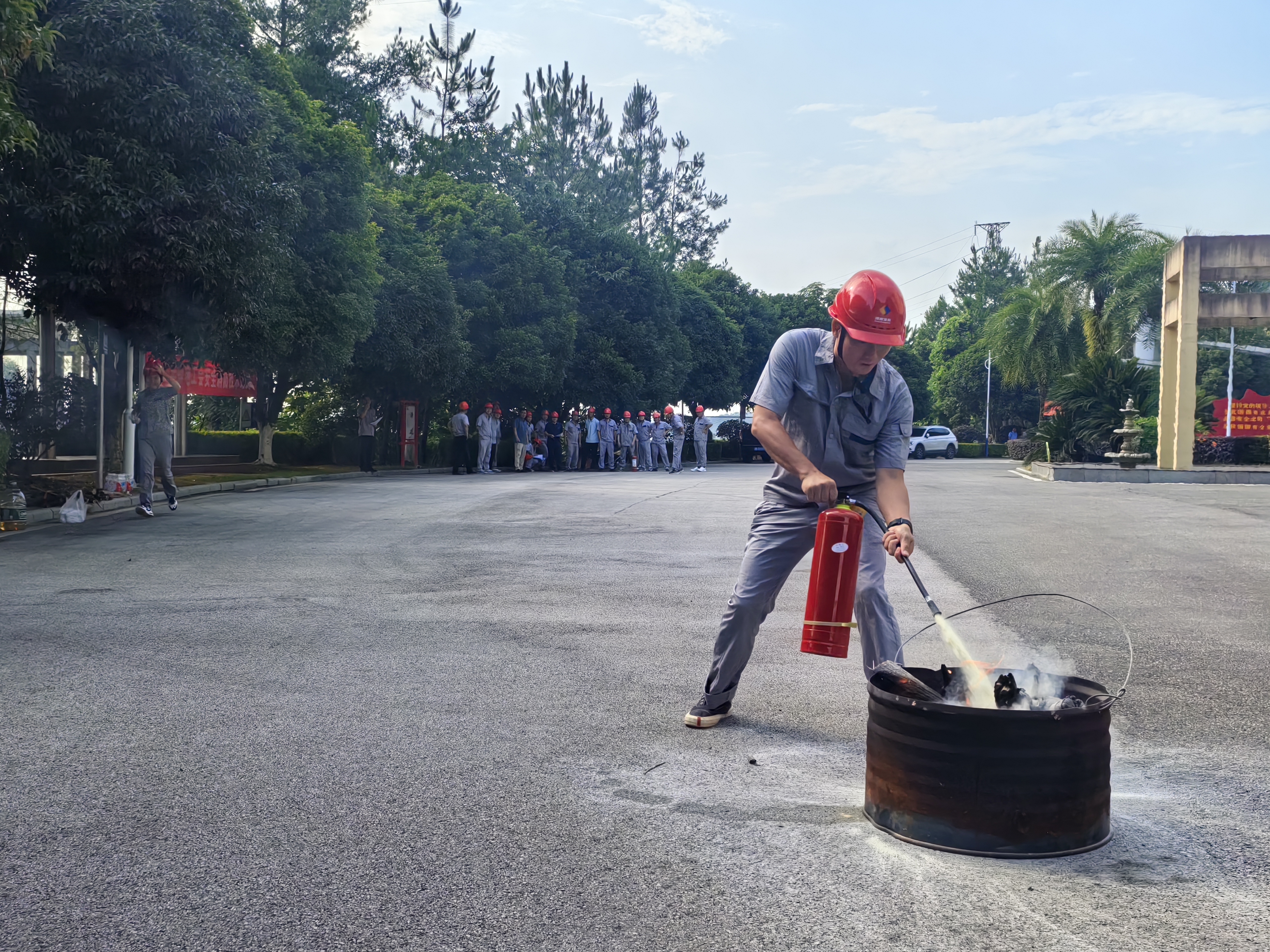 以赛促练强技能——蟒电MILAN米兰体育·（中国）官方网站开展消防技能比武